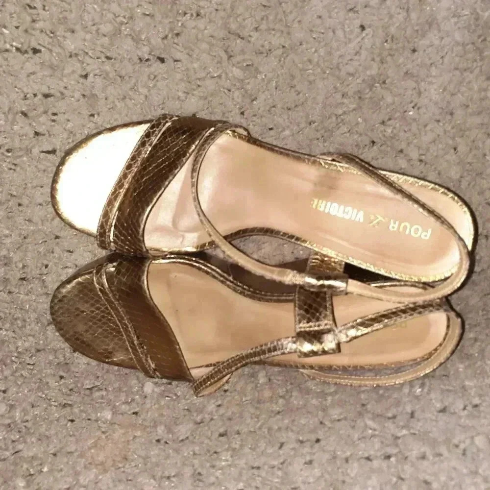 POUR LA VICTOIRE-Bronze Leather Snake Print Platform Wedge Sandal-Sz 9-Excellent - Picture 6 of 7